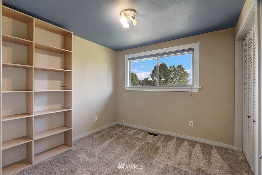 22308 4th Avenue Southeast Bothell, WA 98021 - Photo 15 of 26
