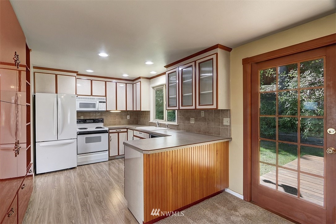 22308 4th Avenue Southeast Bothell, WA 98021 - Photo 8 of 26