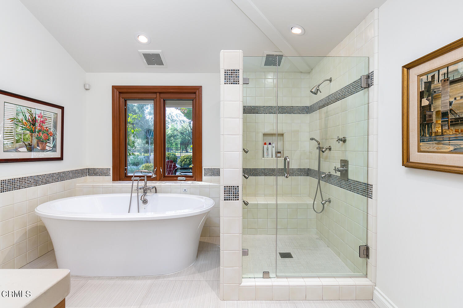 1563 Meadowbrook Road Altadena, CA 91001 - Photo 24 of 38 a bathroom with a tub shower sink and mirror