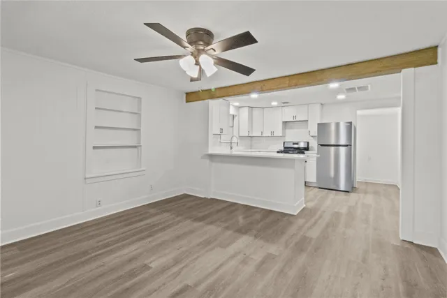 $1,400 | 802 Collins Street, Dayton, TX 77535