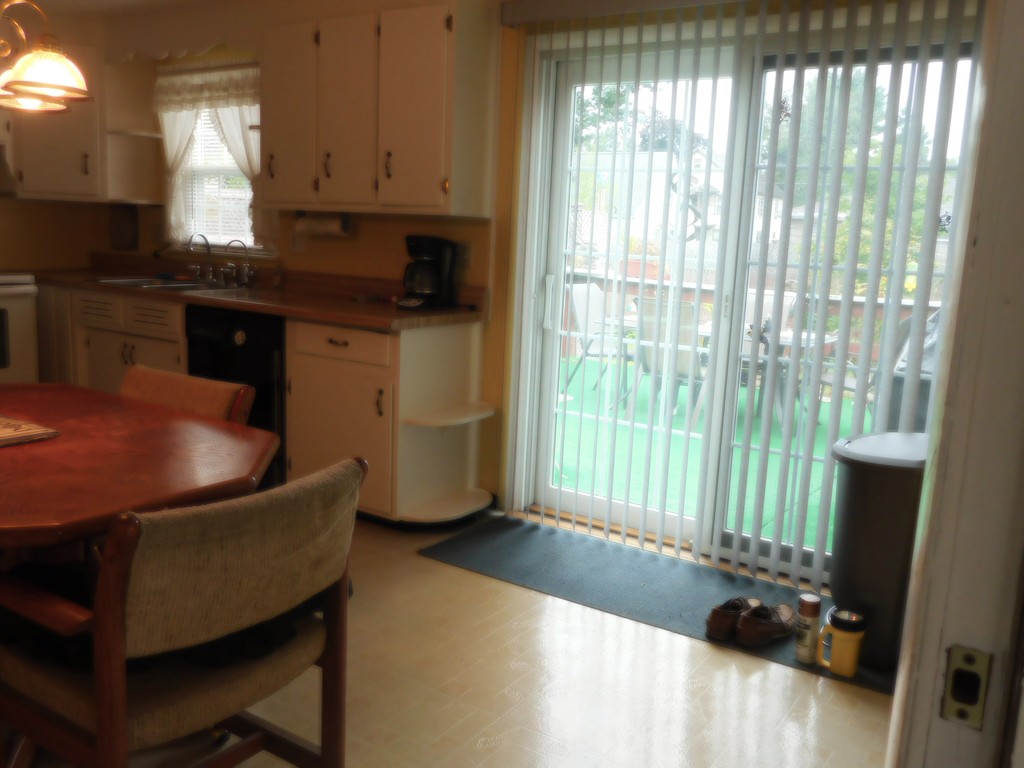 126 Monrovia Street Springfield, MA 01104 - Photo 5 of 30 Gallery Image 5
