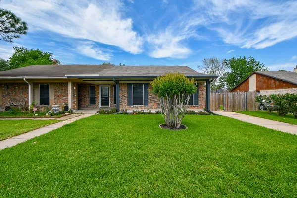 $1,650 | 13910 Bonnercrest Drive, Houston, TX 77083