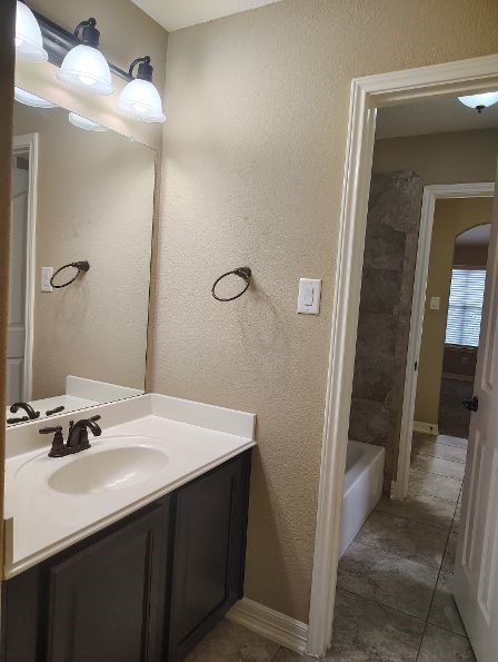 25211 Pineglen Terrace Drive Spring, TX 77389 - Photo 36 of 40 Bathroom 3 Jack N Jill