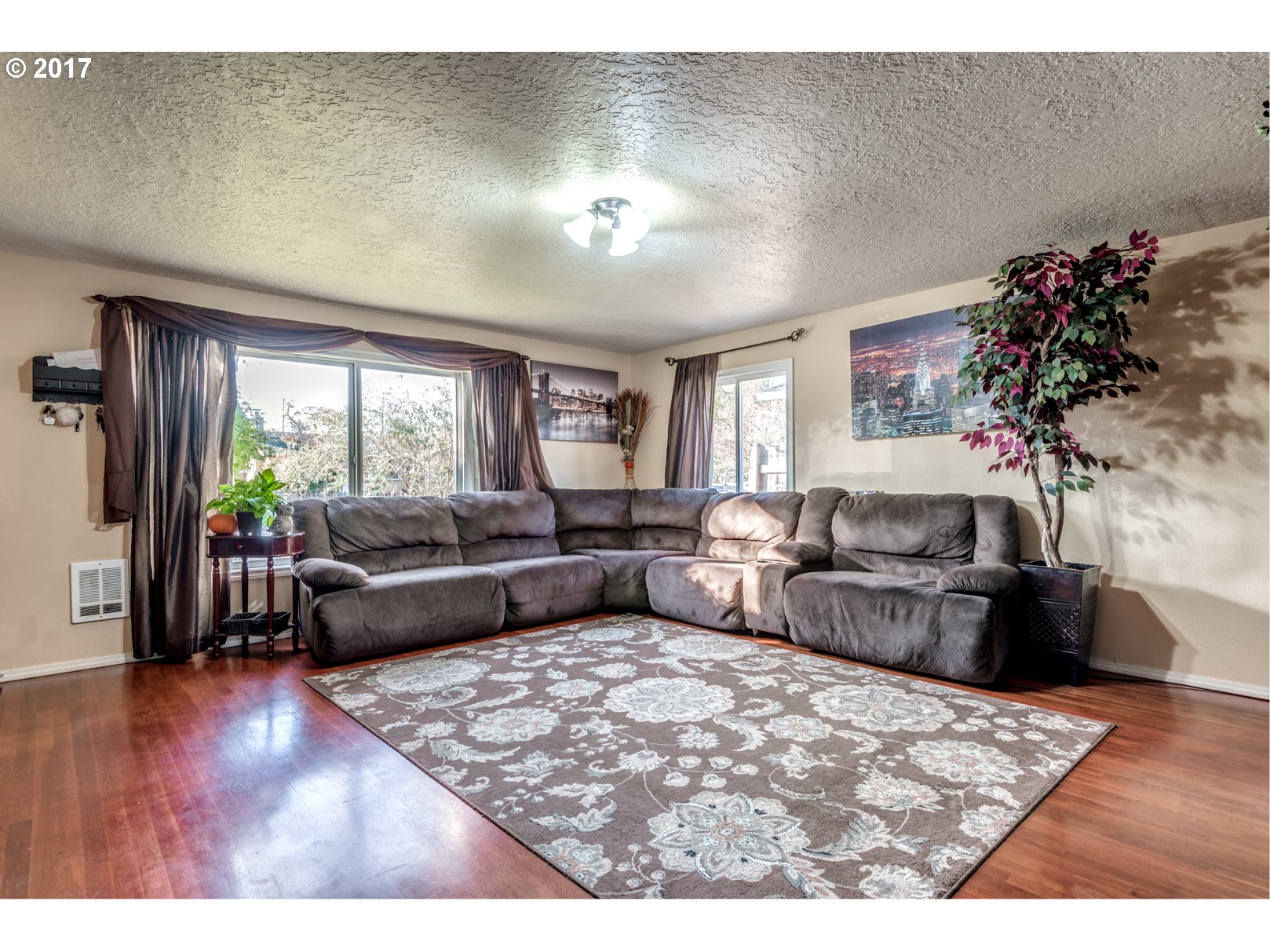 9923 Southeast Reedway Street Portland, OR 97266 - Photo 18 of 20 Gallery Image 18