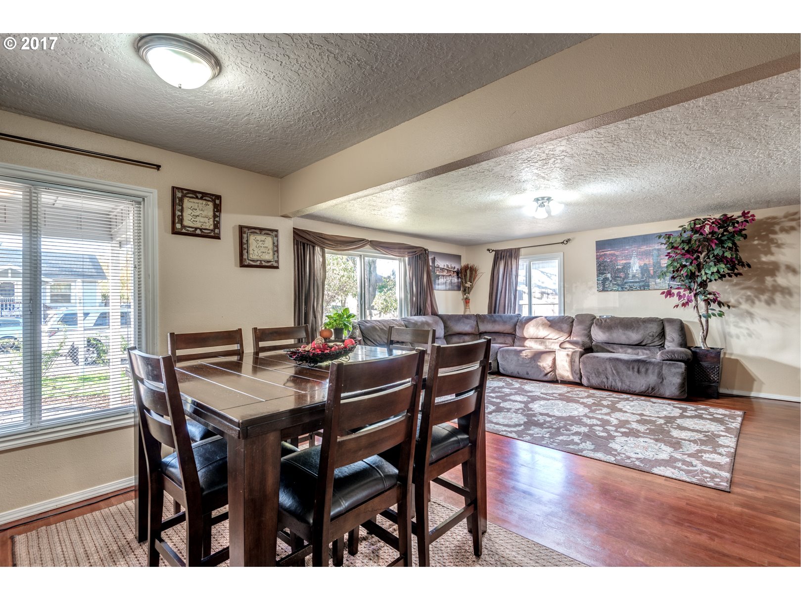 9923 Southeast Reedway Street Portland, OR 97266 - Photo 4 of 20 Gallery Image 4