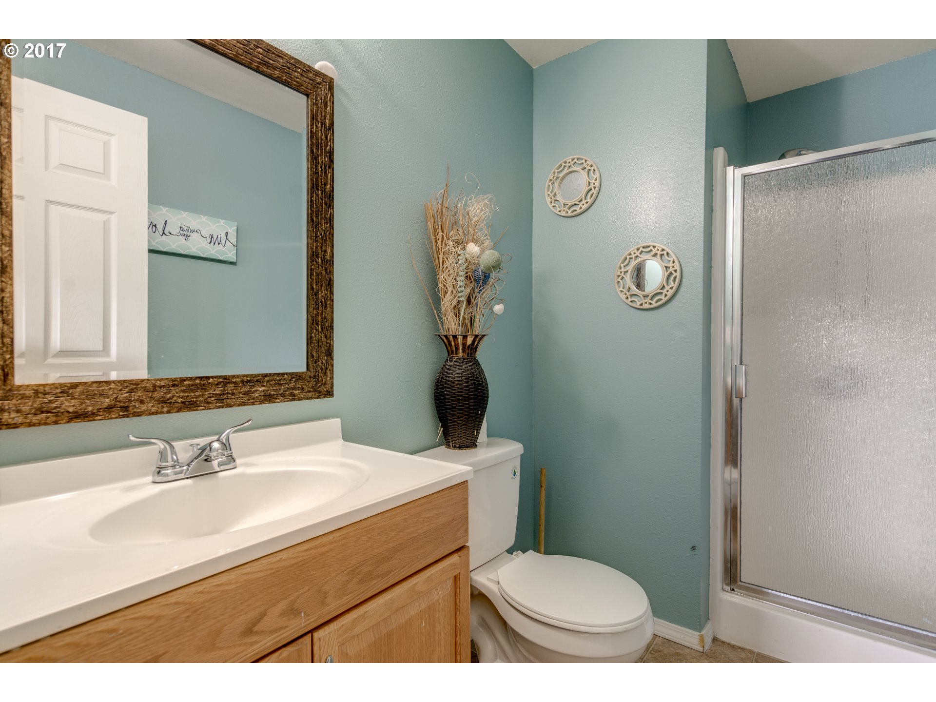9923 Southeast Reedway Street Portland, OR 97266 - Photo 8 of 20 Bathroom, Attached