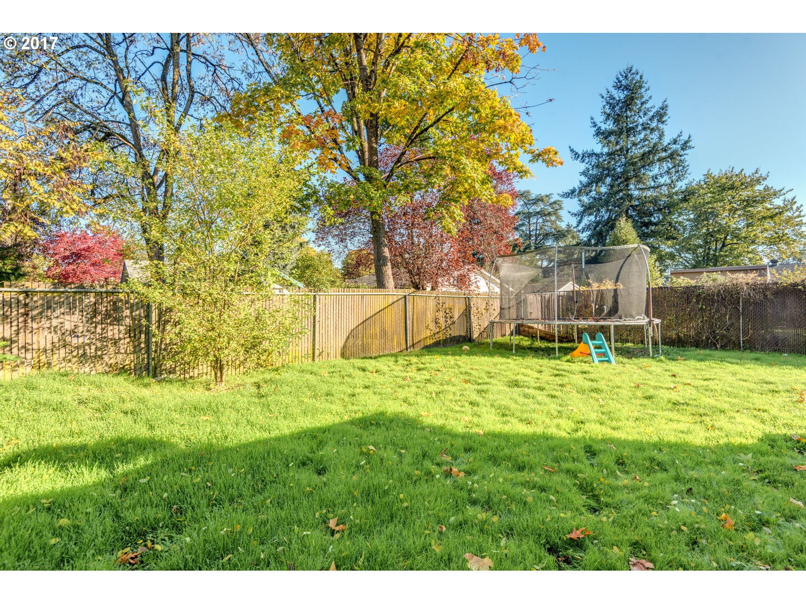 9923 Southeast Reedway Street Portland, OR 97266 - Photo 9 of 20 Gallery Image 9