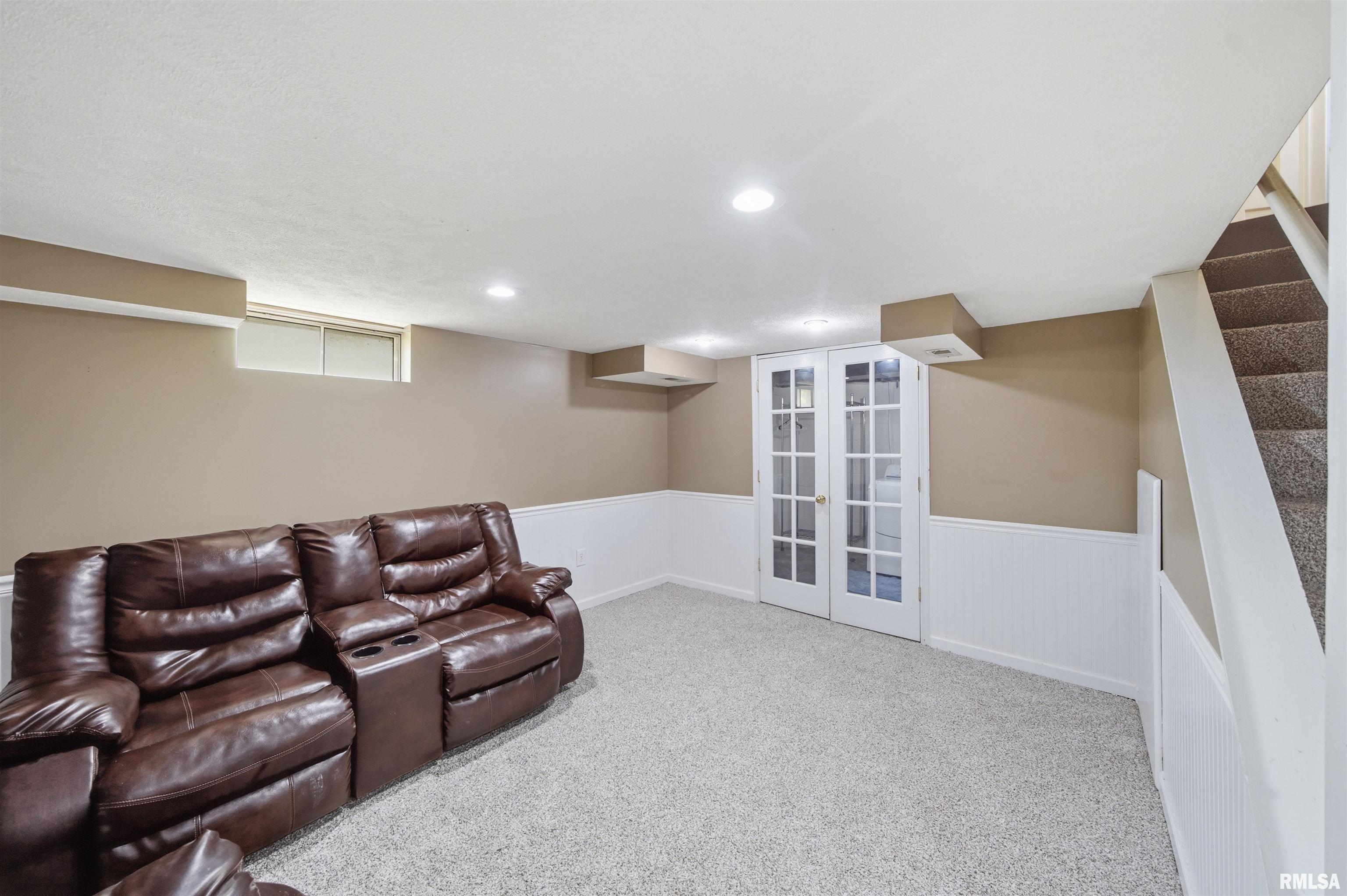 231 West Ridgemont Road Peoria, IL 61614 - Photo 37 of 51 Gallery Image 37