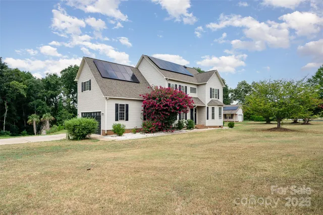 a front view of house with yard