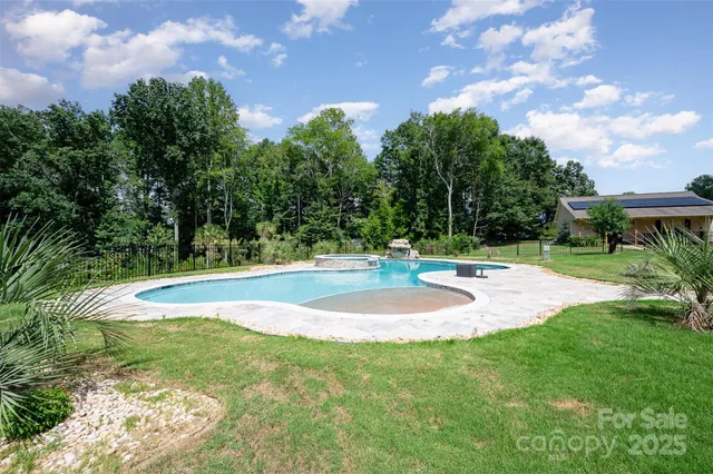 $675,000 | 500 Pearl Pl Lane, York, SC 29745