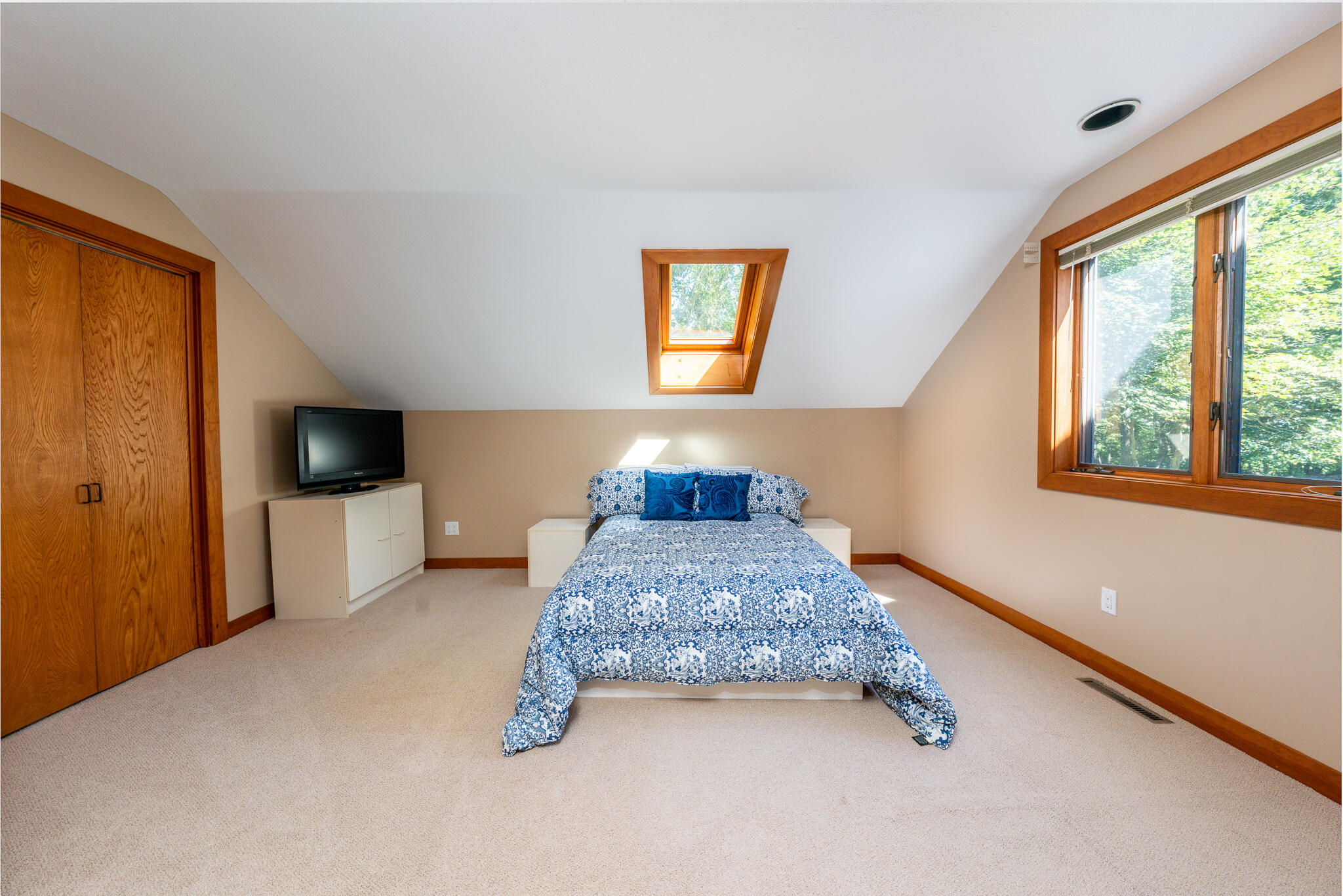 496 Elliott Road Barnstable, MA 02632 - Photo 29 of 41 2ndbedroom1