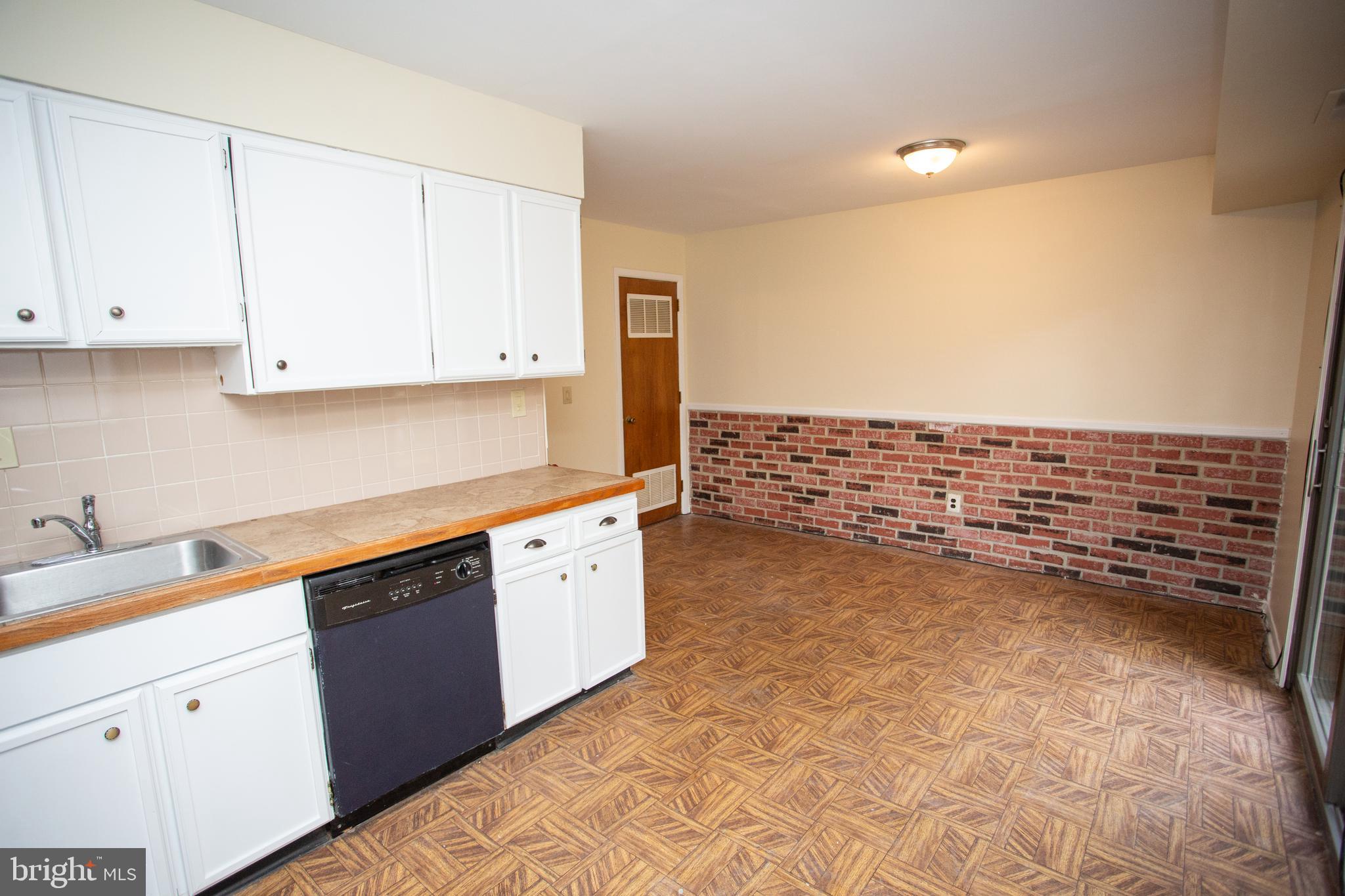 11 Dover Drive Lindenwold, NJ 08021 - Photo 16 of 41