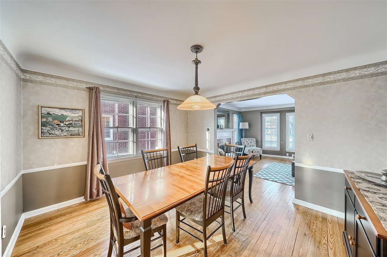 1861 Broadstone Road Grosse Pointe, MI 48236 - Photo 18 of 59 50065770-17.JPG