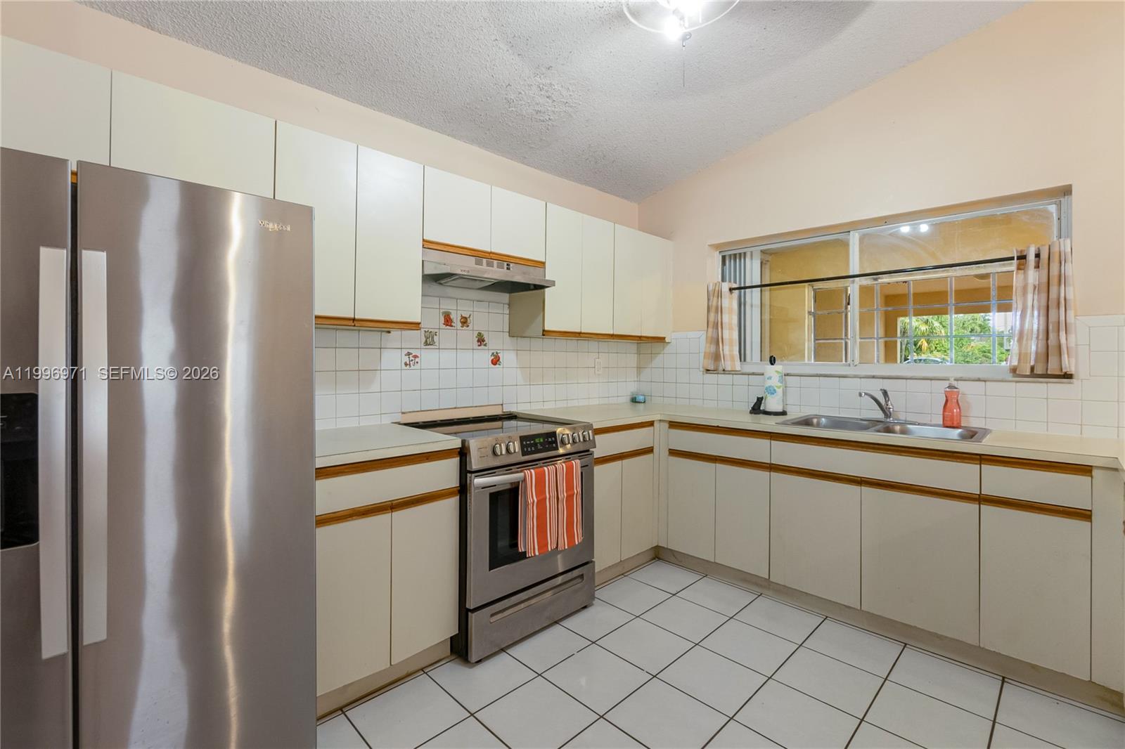 11314 Southwest 73rd Terrace Miami, FL 33173 - Photo 12 of 38