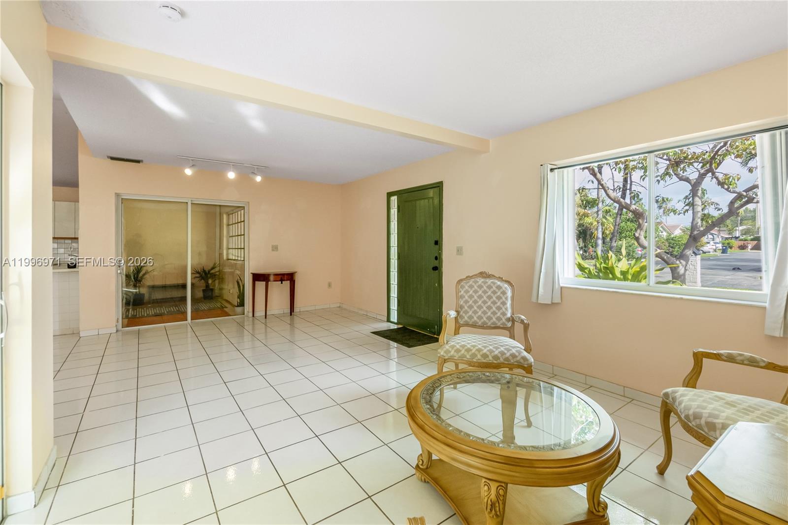 11314 Southwest 73rd Terrace Miami, FL 33173 - Photo 6 of 38