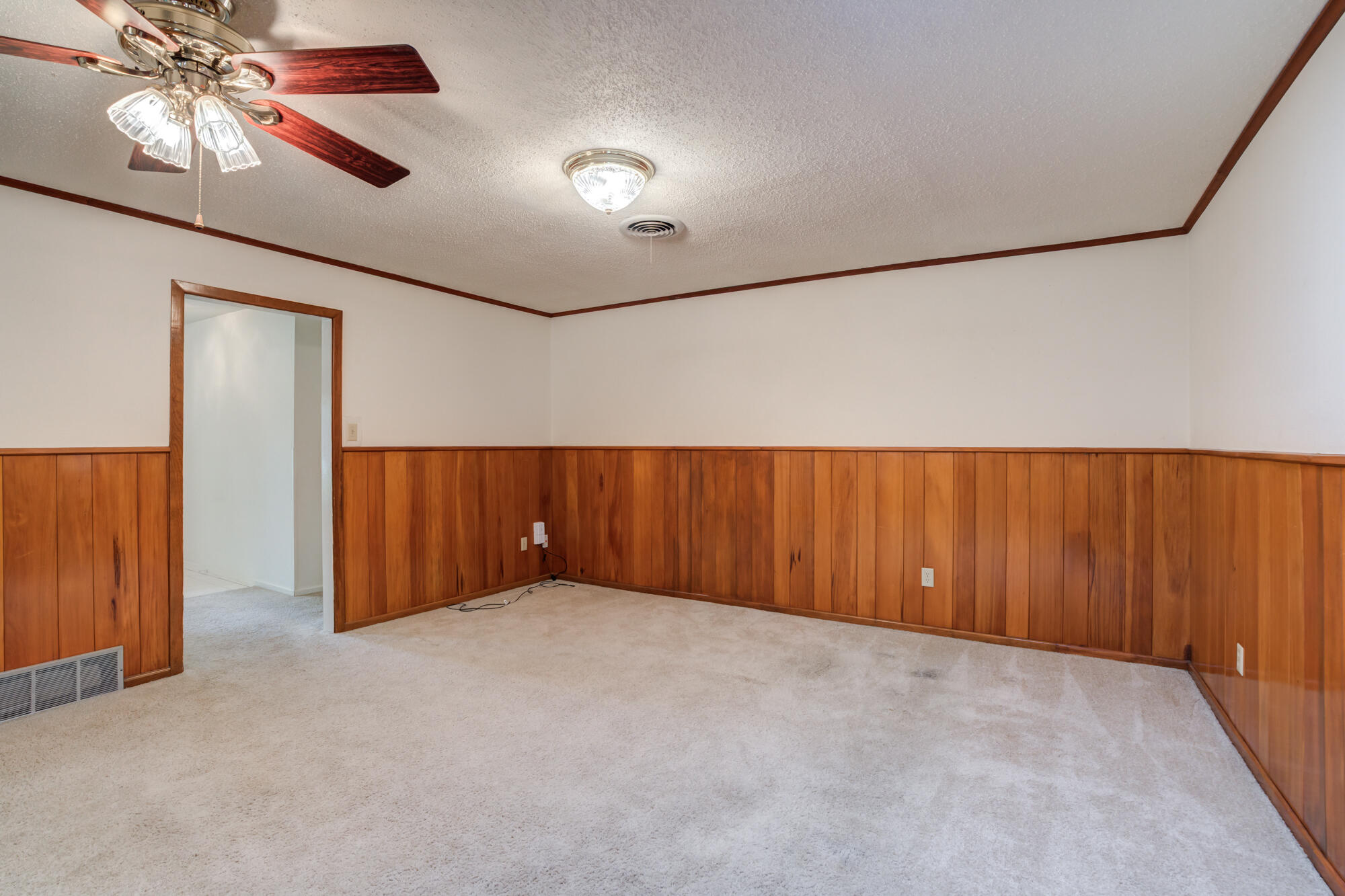 2302 55th Street Lubbock, TX 79412 - Photo 15 of 44 2302-55th-St_Lubbock-TX_29