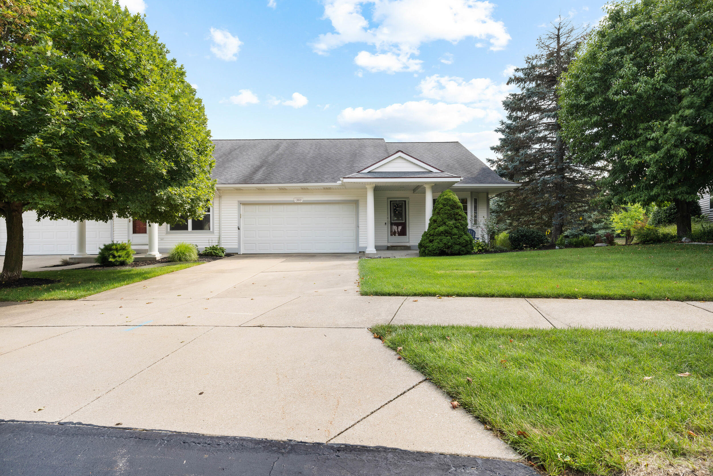 1380 East Point Ridge Holland, MI 49423 - Photo 1 of 44 1380 e. pointe ridge-00001