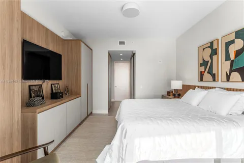 $1,550,000 | 17550 Collins Avenue, Unit 1404, Sunny Isles Beach, FL 33160