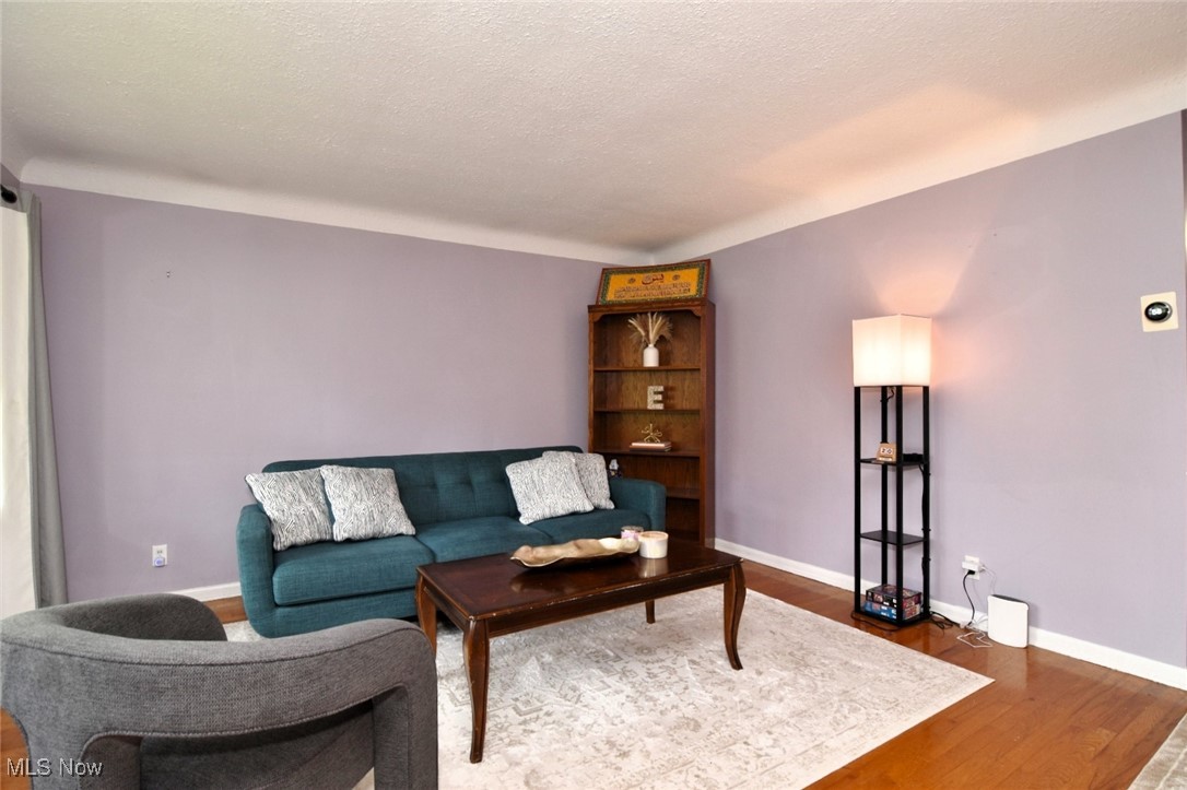 1775 Brainard Road Lyndhurst, OH 44124 - Photo 4 of 34 Living Room