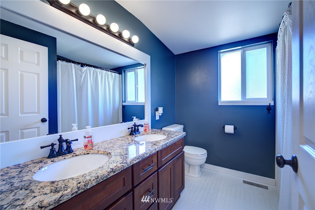 14235 140th Avenue Southeast Renton, WA 98059 - Photo 18 of 25