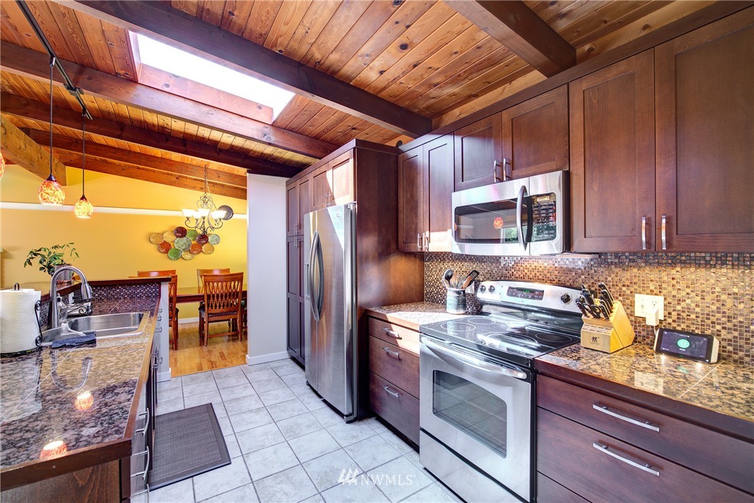 14235 140th Avenue Southeast Renton, WA 98059 - Photo 4 of 25