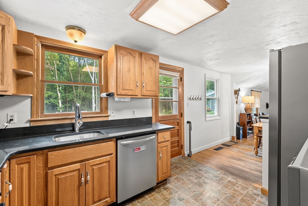 338 Levin Road Rockland, MA 02370 - Photo 11 of 42