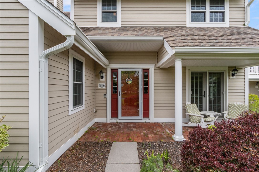 213 Corey Lane, Unit 213 Middletown, RI 02842 - Photo 3 of 40