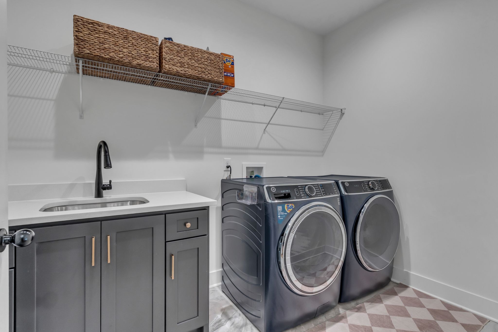 8921 Cedar Grove Road Cross Plains, TN 37049 - Photo 33 of 50 a utility room with dryer and washer