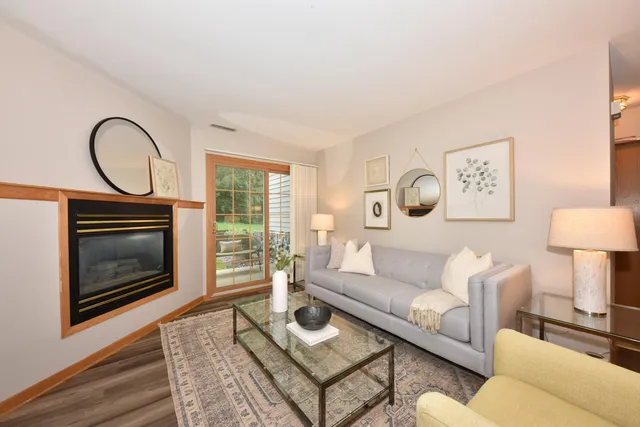 $289,000 | 18575 Brookfield Lake Drive, Unit 61, Brookfield, WI 53045