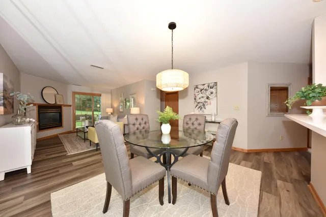 $289,000 | 18575 Brookfield Lake Drive, Unit 61, Brookfield, WI 53045