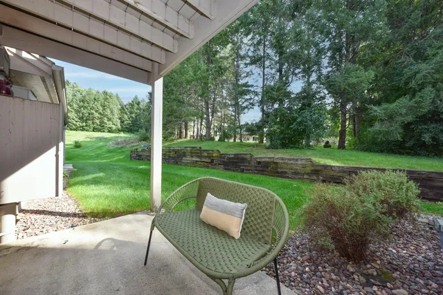 $289,000 | 18575 Brookfield Lake Drive, Unit 61, Brookfield, WI 53045