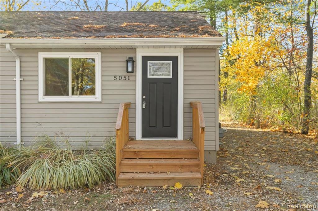 5051 Sashabaw Road Clarkston, MI 48346 - Photo 1 of 31