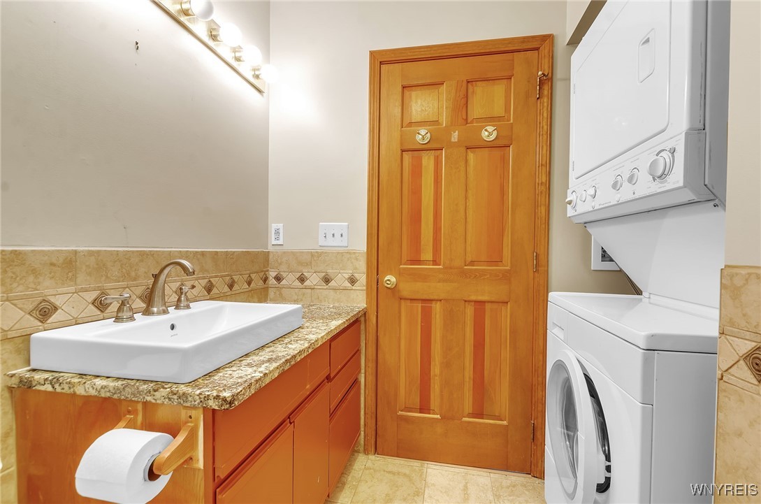 9400 Wehrle Drive, Unit RIGHT Clarence, NY 14031 - Photo 38 of 50