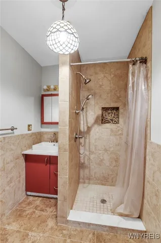 $2,300 | 9400 Wehrle Drive, Unit RIGHT, Clarence, NY 14031