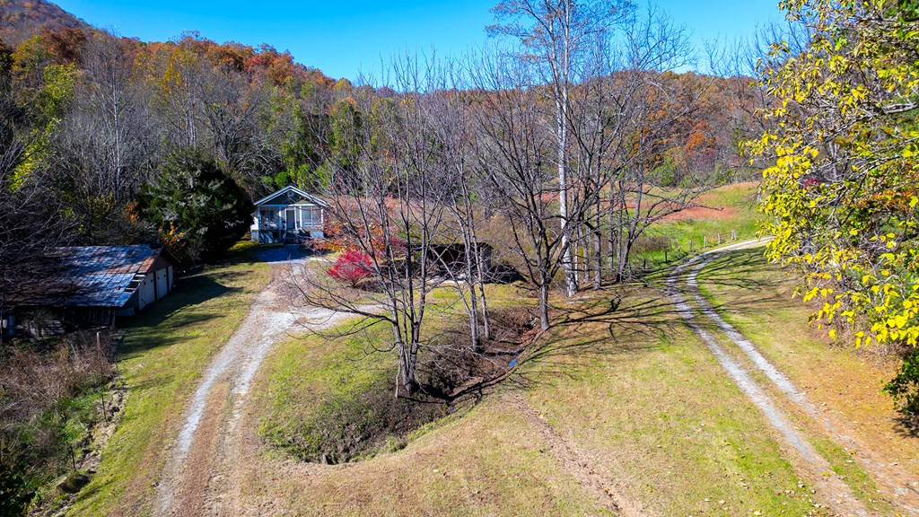 173-130 Edwards Cove Road Bryson City, NC 28713 - Photo 2 of 17