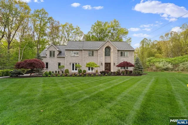 $2,890,000 | 7 Orchard Lane, Old Tappan, NJ 07675