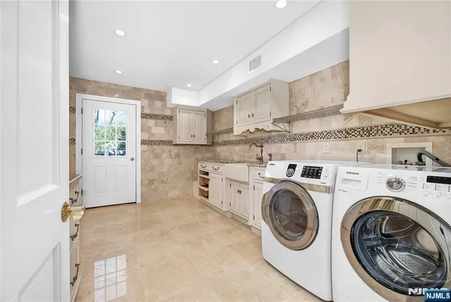 $2,890,000 | 7 Orchard Lane, Old Tappan, NJ 07675