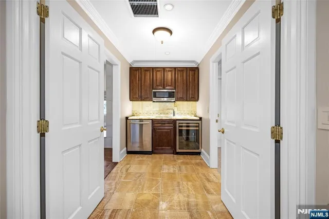 $2,890,000 | 7 Orchard Lane, Old Tappan, NJ 07675