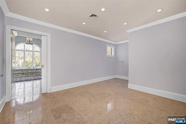 $2,890,000 | 7 Orchard Lane, Old Tappan, NJ 07675