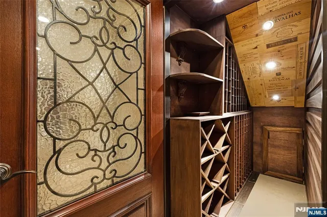 $2,890,000 | 7 Orchard Lane, Old Tappan, NJ 07675