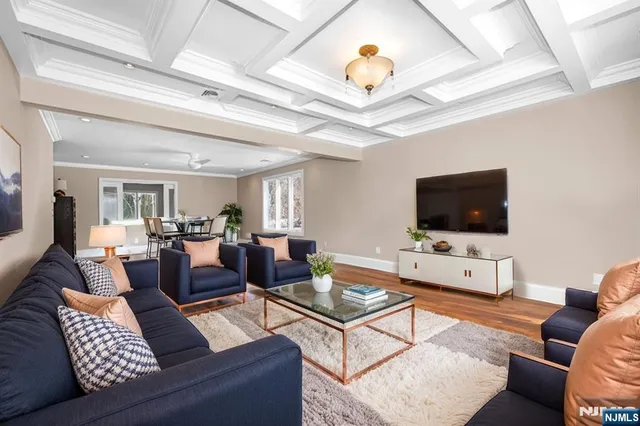 $2,890,000 | 7 Orchard Lane, Old Tappan, NJ 07675