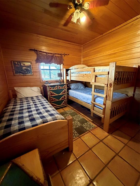 1106 Fox Hunter S Road Perry, FL 32348 - Photo 22 of 23 a view of a room with racks