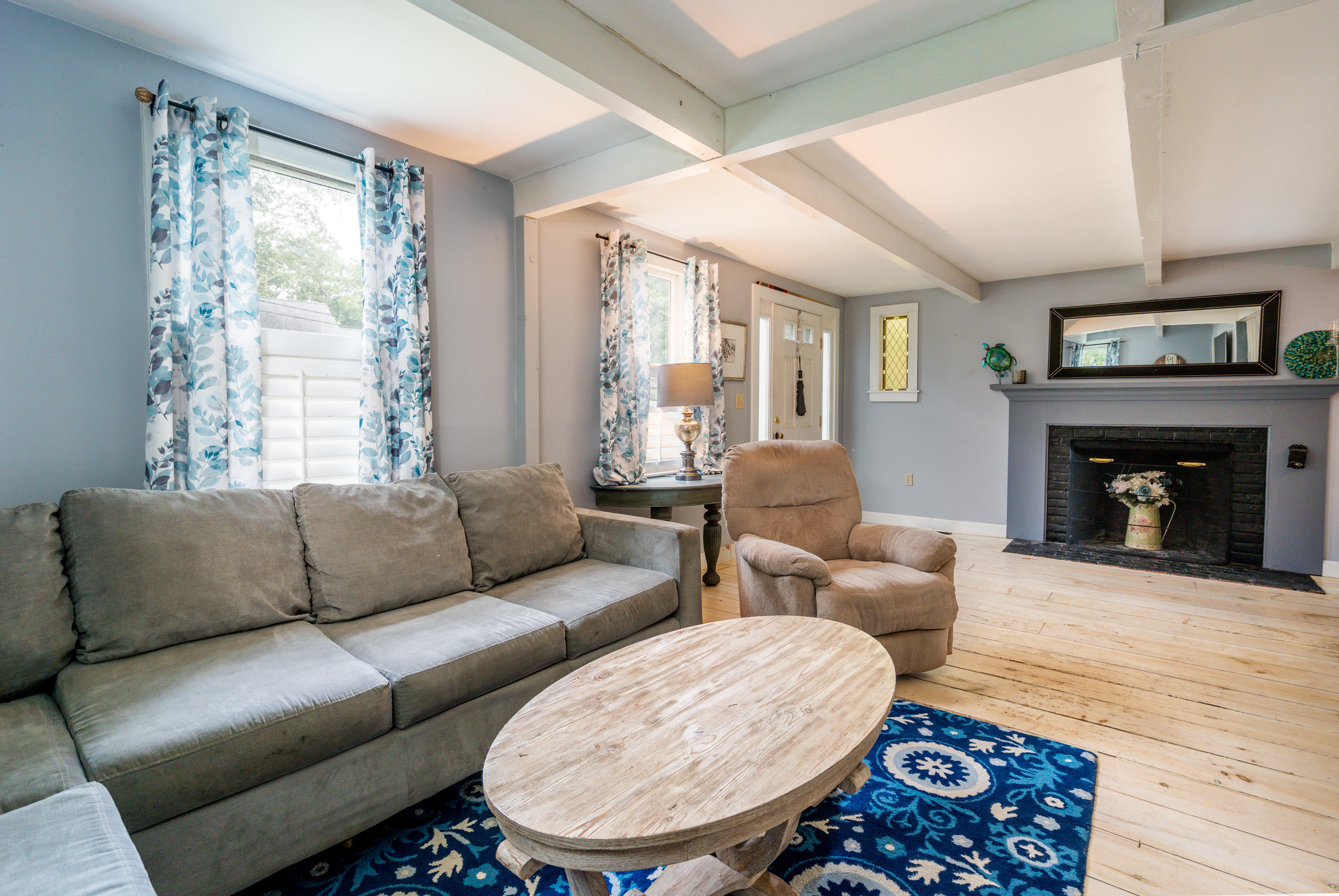 74 Cap'n Lijah's Road Centerville, MA 02632 - Photo 5 of 25 livroom2