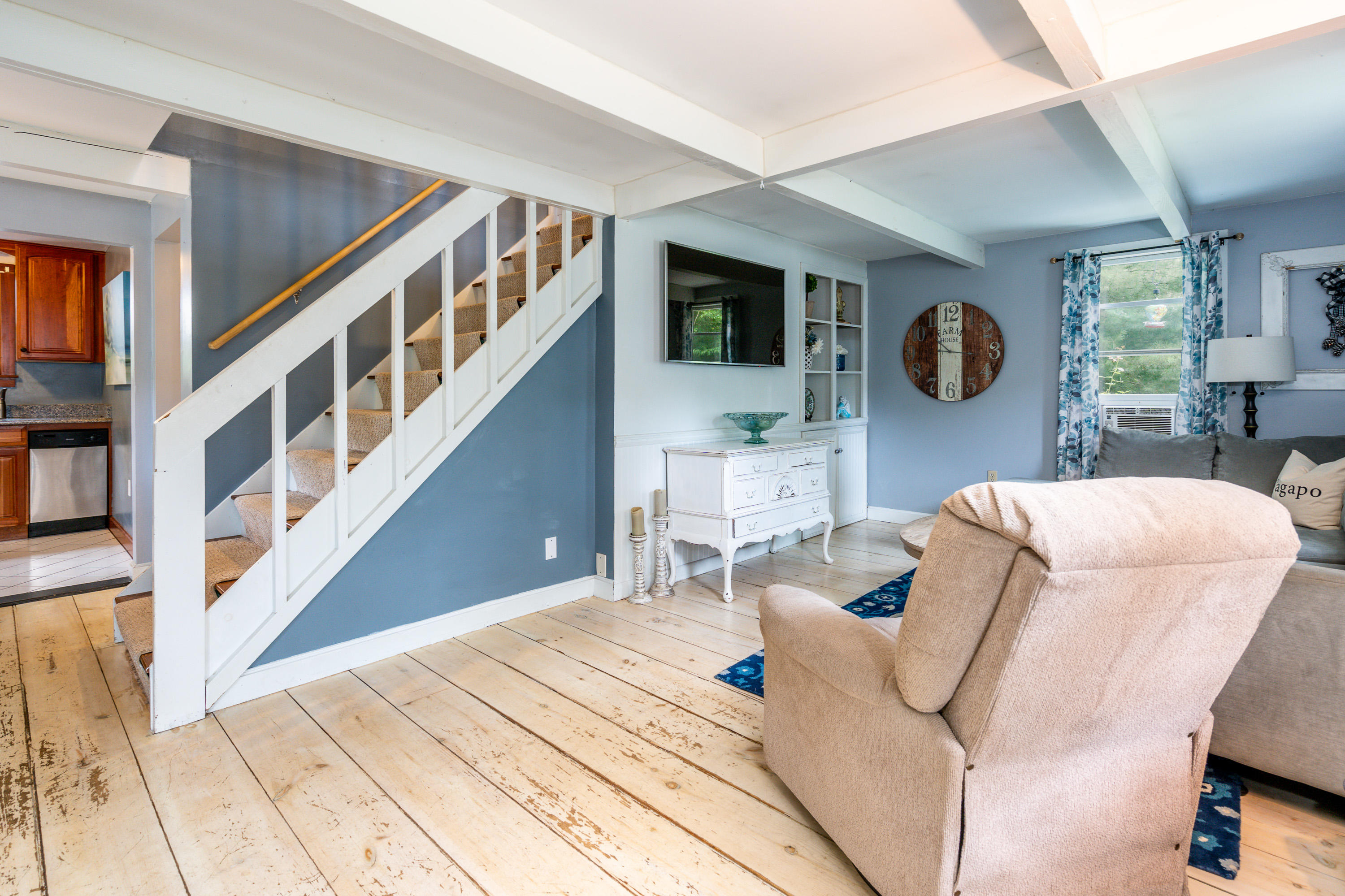 74 Cap'n Lijah's Road Centerville, MA 02632 - Photo 7 of 25 livroom3