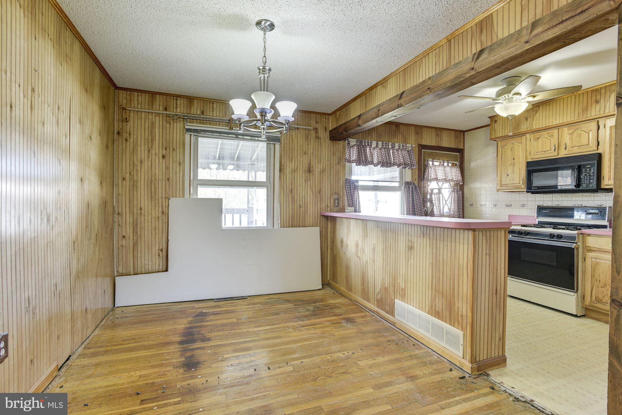 702 Seawall Road Baltimore, MD 21221 - Photo 4 of 17 Dining Room
