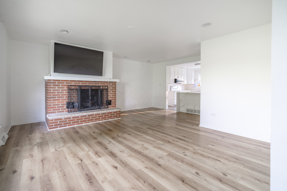 5815 Johnson Road Marengo, IL 60152 - Photo 9 of 38