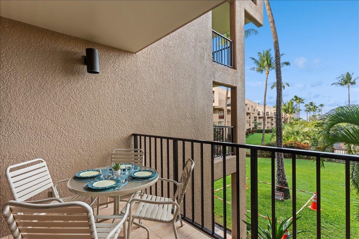 2695 South Kihei Road, Unit 5205 Kihei, HI 96753 - Photo 22 of 43 a view of a outdoor seating area