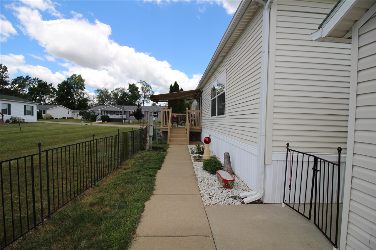 823 Raisin River Road Three Rivers, MI 49093 - Photo 10 of 38
