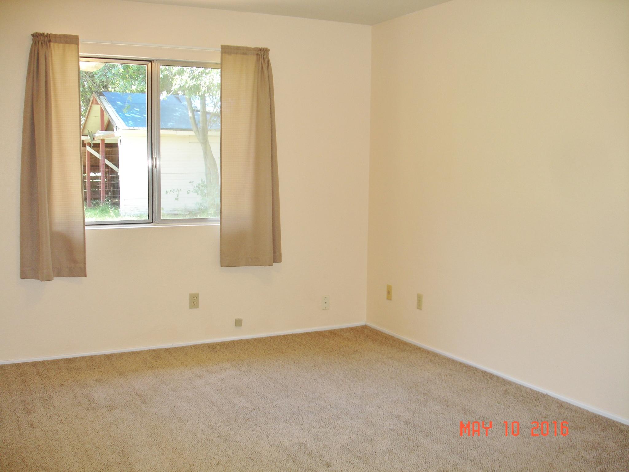 15945 Cloverdale Road Anderson, CA 96007 - Photo 9 of 42 DSC08908