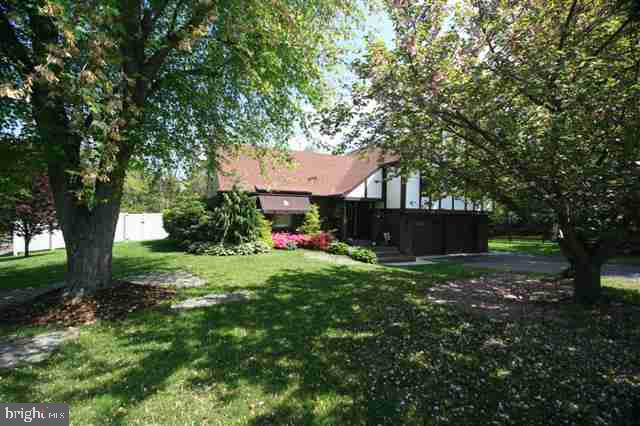 6546 Devonshire Heights Road Harrisburg, PA 17111 - Photo 1 of 25 Gallery Image 1